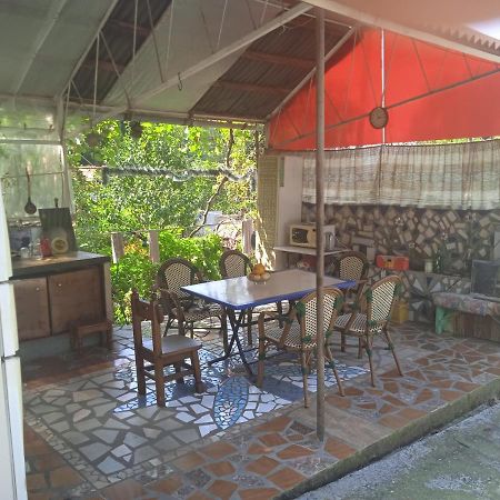 Гостевой Дом Валя Appartement Soechoemi Buitenkant foto